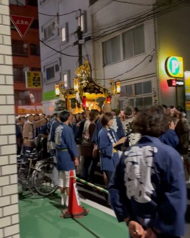 . 【お祭りの季節】